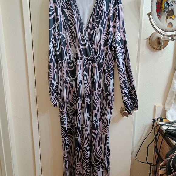 Pants - Elegant Black and Light Purple Patterned Pant Suit